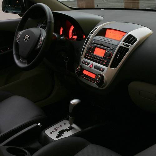 Interno di una Kia Ceed ED 2007