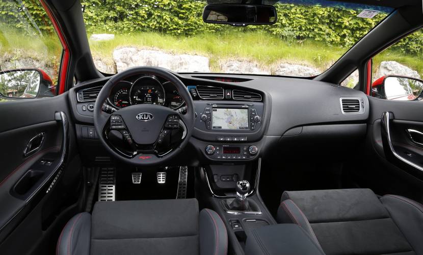 Kia Ceed GT JD 2013 interieur