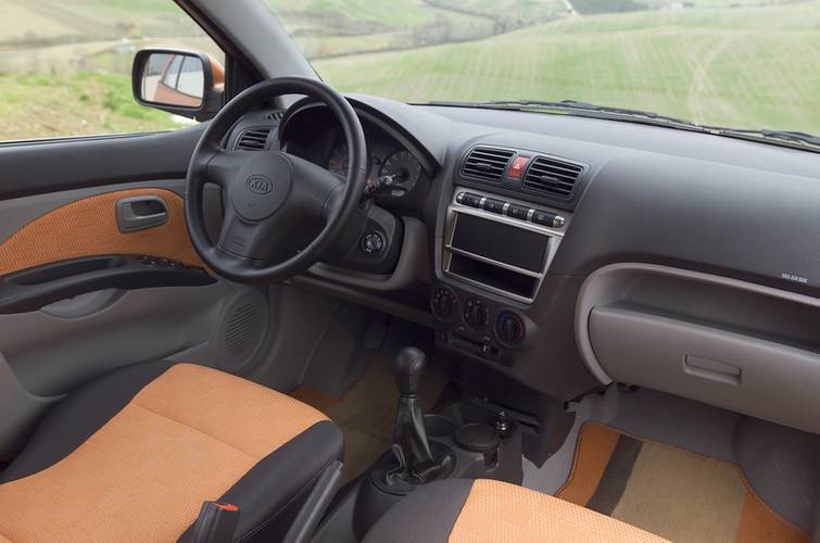 Kia Picanto 2004 interior