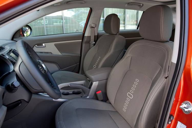 KIa Sportage SL 2010 front seats