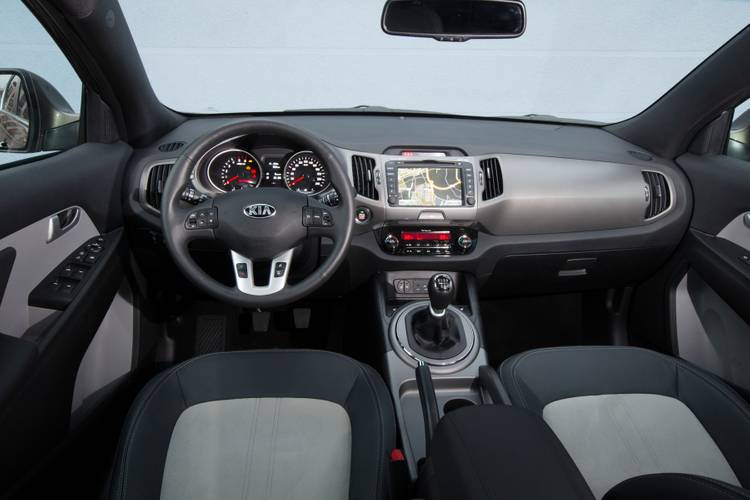 Interno di una KIa Sportage SL facelift 2014