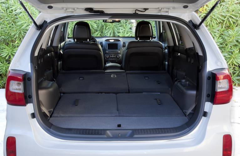 Kia Sorento XM facelift 2012 bagageruimte tot aan voorstoelen