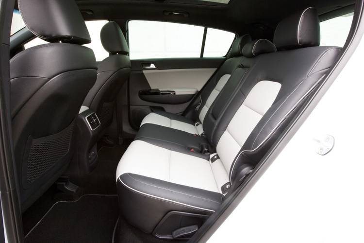 KIa Sportage QL 2016 rear seats