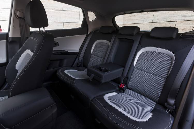 Kia Ceed Facelift 2015 JD zadní sedadla
