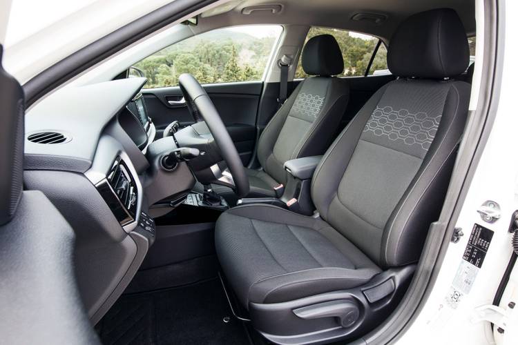 Kia Rio YB 2018 front seats