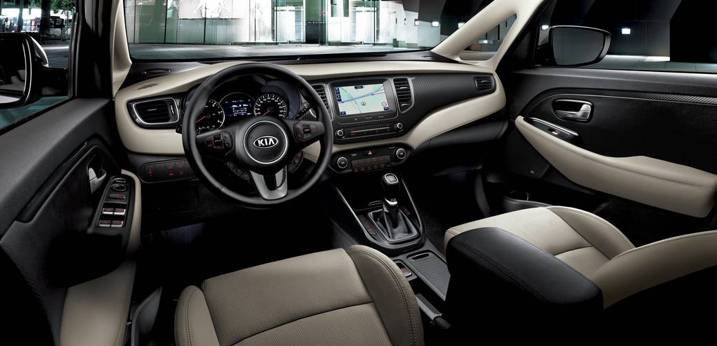 Interno di una Kia Carens RPPE facelift 2017