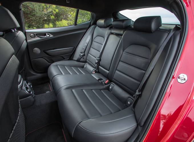 Kia Stinger CK 2018 rear seats