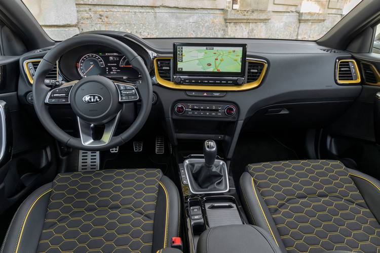 kia xceed 2019 interiér