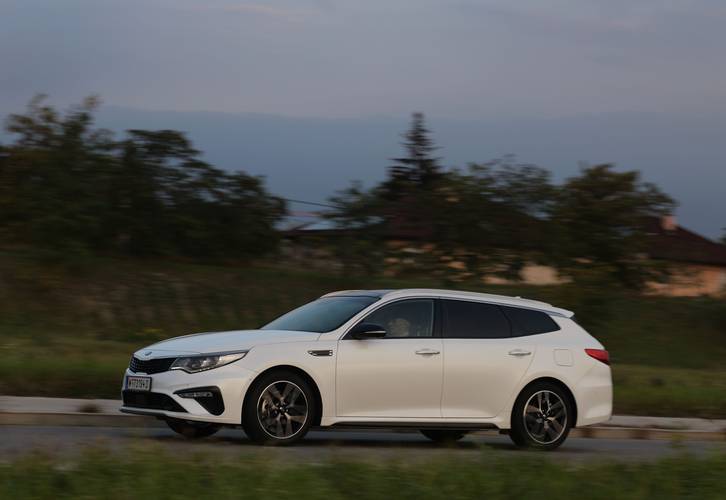 Kia Optima JF SW facelift 2018 station wagon