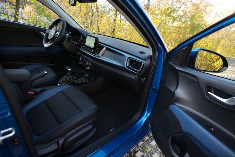 Kia Rio YB facelift 2020 front seats