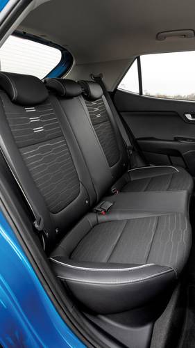 KIa Stronic YB facelift 2021 rear seats