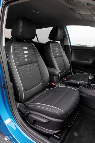 KIa Stronic YB facelift 2021 assentos dianteiros