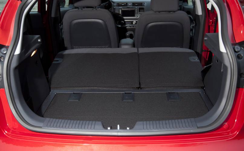 Kia Rio UB 2011 bagageruimte tot aan voorstoelen