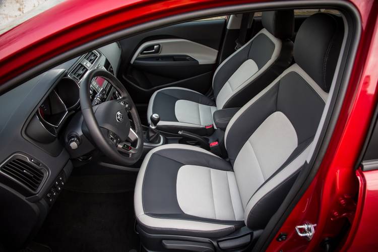 Kia Rio UB facelift 2015 front seats