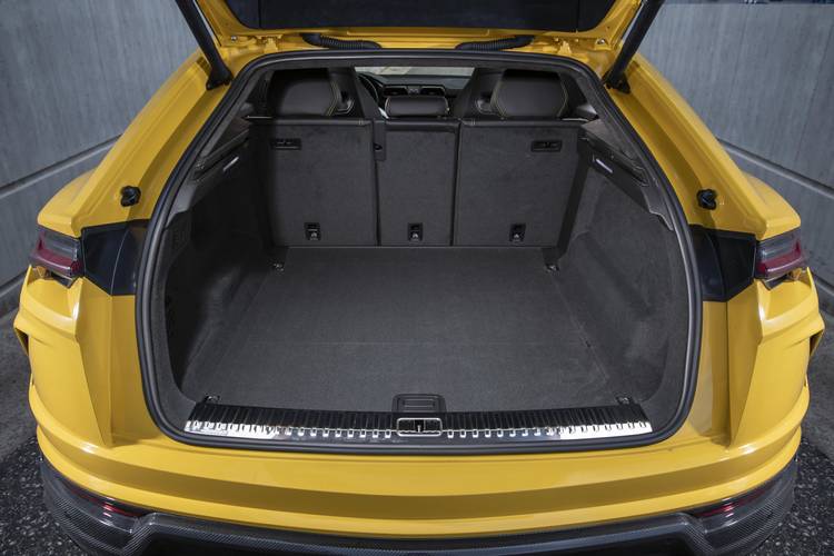Lamborghini Urus SUV 2018 bagażnik