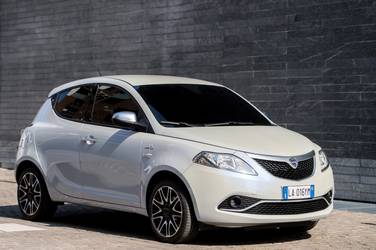 Ypsilon 846 2015