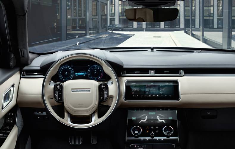 Interno di una Land Rover Range Rover Velar L560 2018