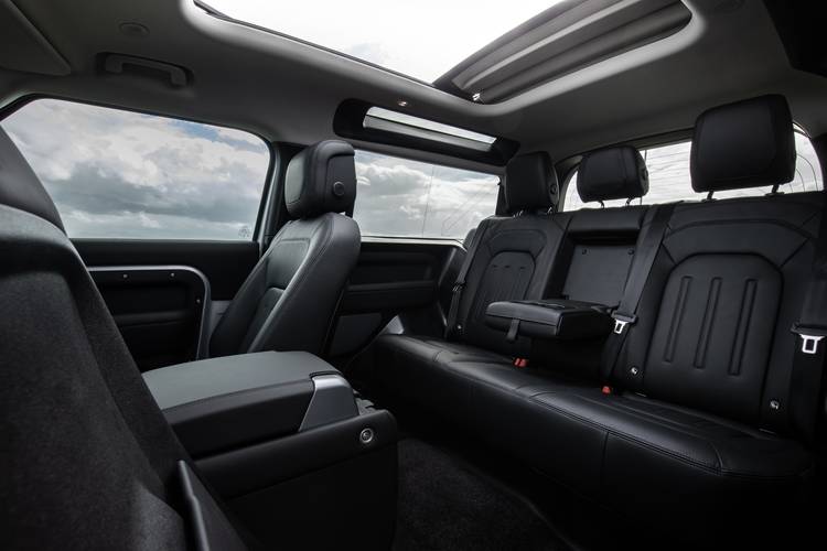 Land Rover Defender L663 90 2020 assentos traseiros