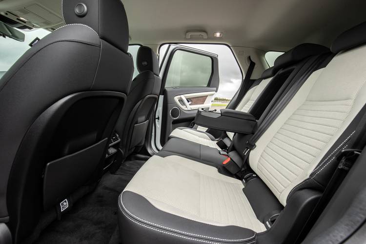 Land Rover Discovery Sport L550 facelift 2020 zadní sedadla