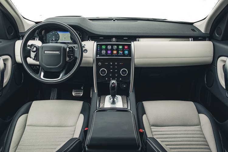 Interno di una Land Rover Discovery Sport L550 facelift 2020