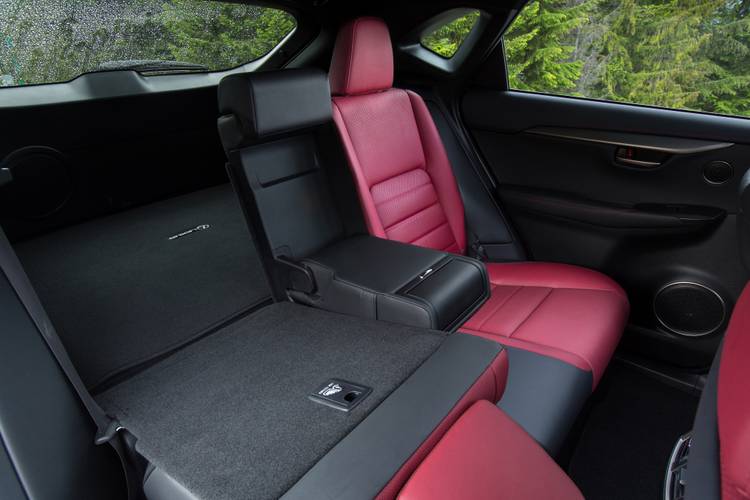 Lexus NX AZ10 2014 sklopená zadní sedadla