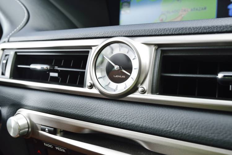 Interno di una Lexus GS 2012