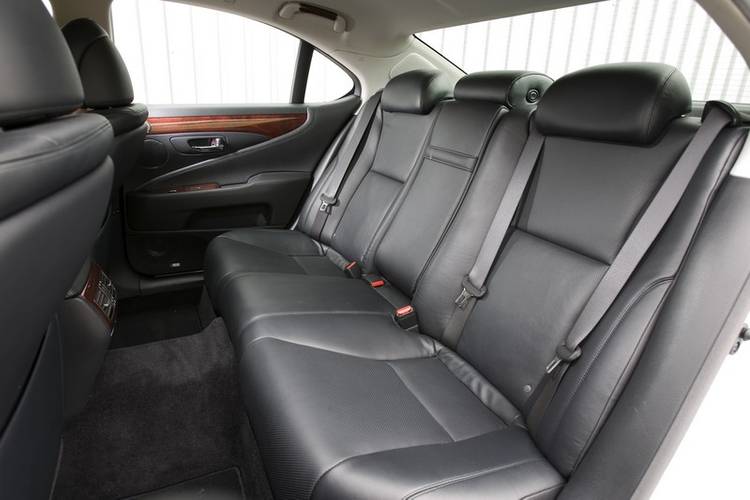 Lexus LS XF40 2006 asientos traseros