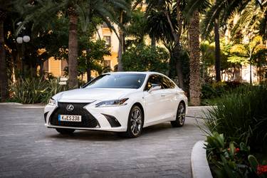 Lexus ES XZ10 2018