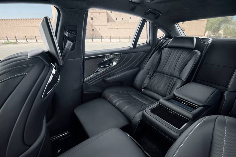 Lexus LS XF50 2017 asientos traseros