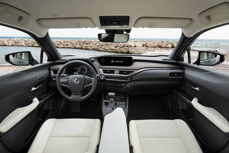 Interno di una Lexus UX ZA10 2019