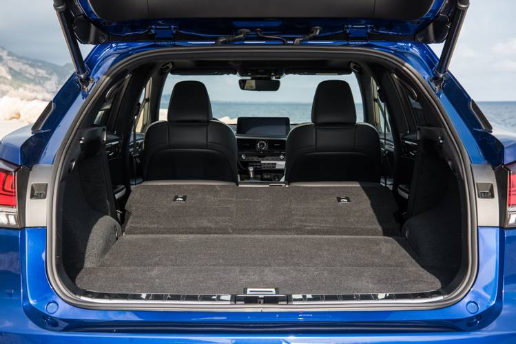 Lexus RX AL20 facelift 2021 sedili posteriori abbattuti