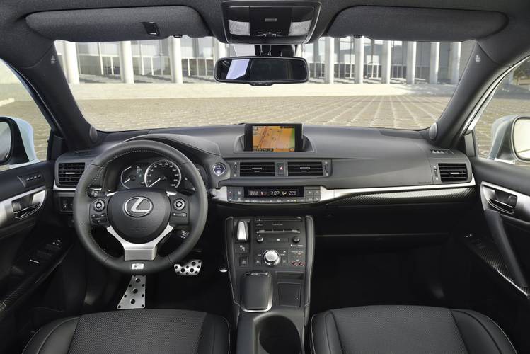 Lexus CT 2014 facelift interiér