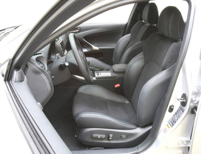 Lexus IS XE20 facelift 2011 front seats