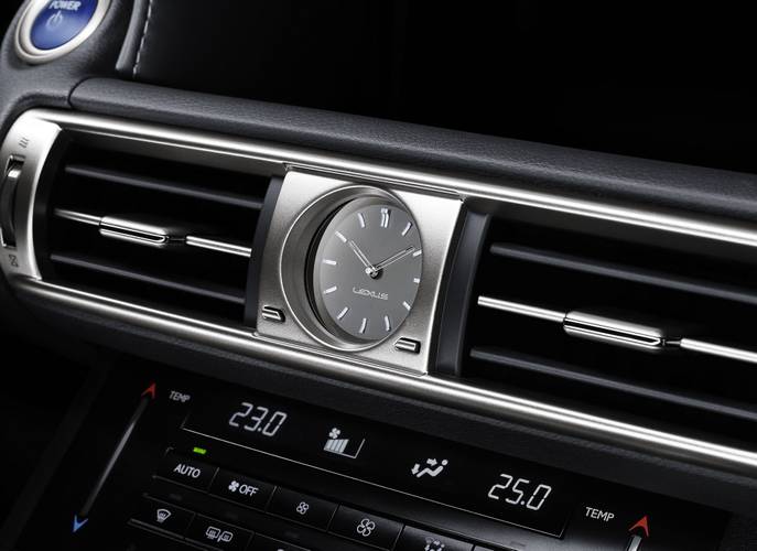 Interno di una Lexus IS 2014