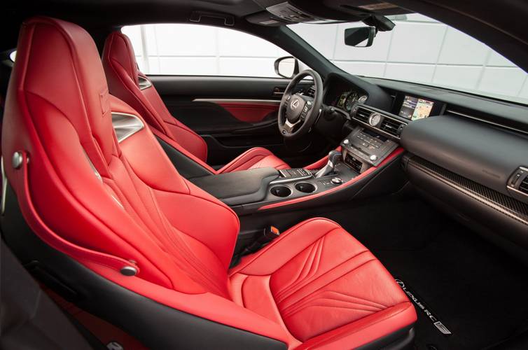 Lexus RC F 2016 voorstoelen