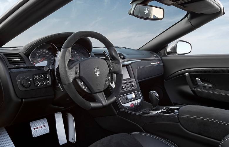 Maserati GranCabrio M139 2011 wnętrze