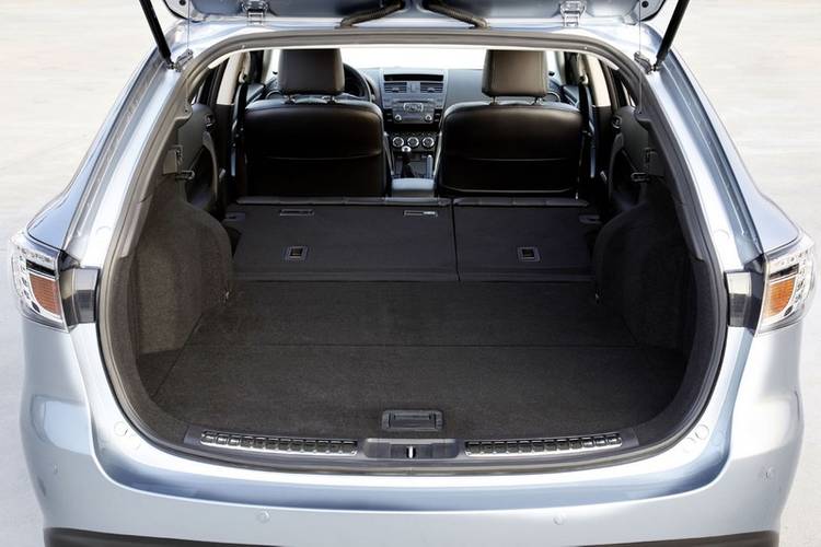 Mazda 6 GH facelift 2011 rear folding seats