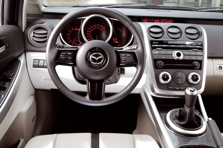 Interno di una Mazda CX-7 ER 2006