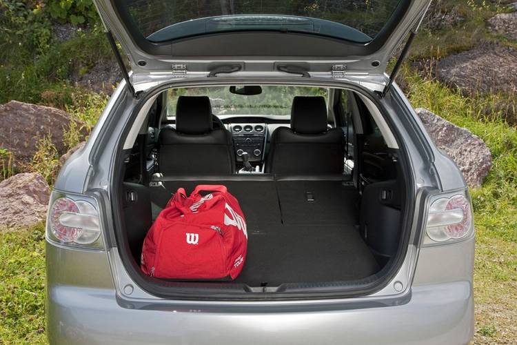 Mazda CX-7 ER facelift 2009 bagageruimte tot aan voorstoelen