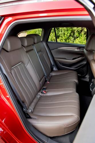 Mazda 6 GJ facelift 2019 asientos traseros