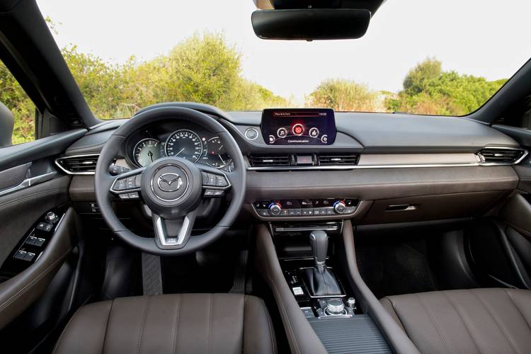 Mazda 6 GJ facelift 2018 wnętrze