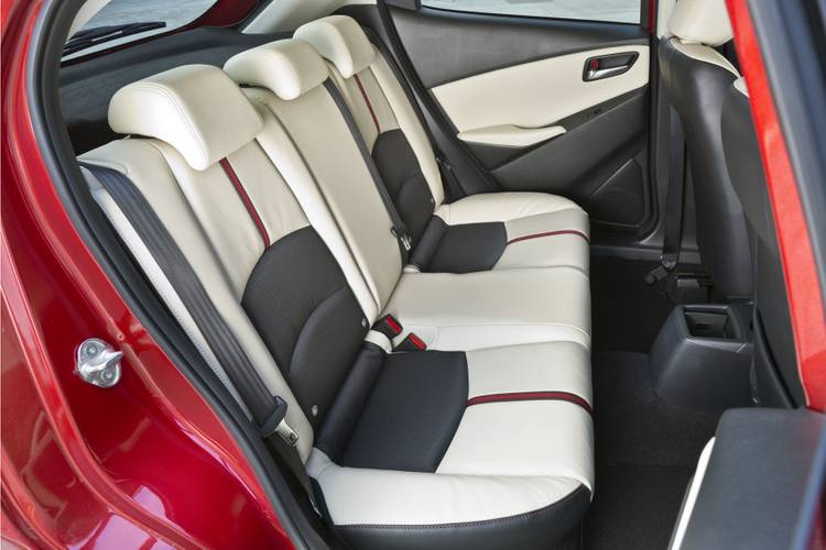 Mazda 2 DJ 2016 rear seats