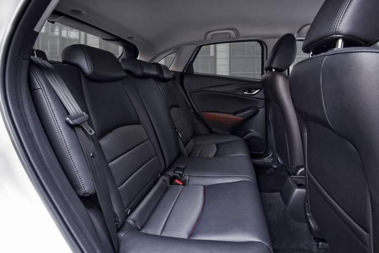 Mazda CX-3 DK 2015 rear seats