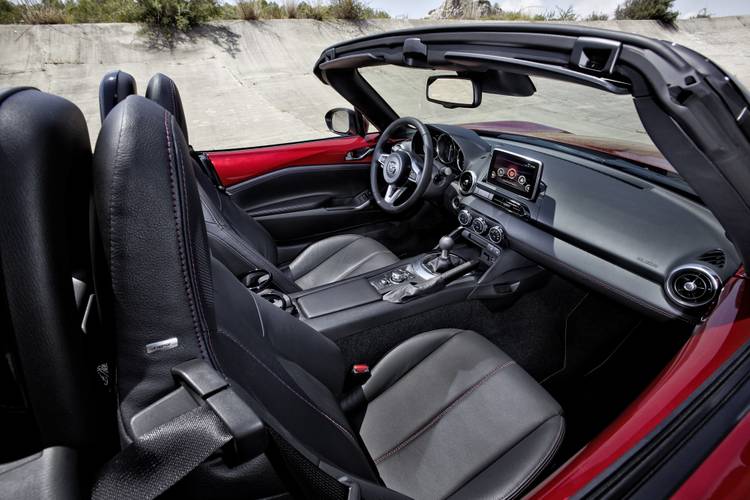 Mazda MX-5 ND 2015 front seats