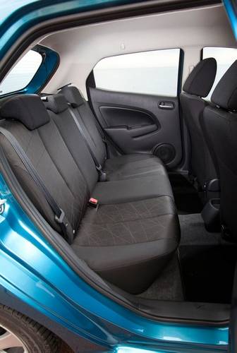 Banquette arrière de la Mazda 2 DE facelift 2010