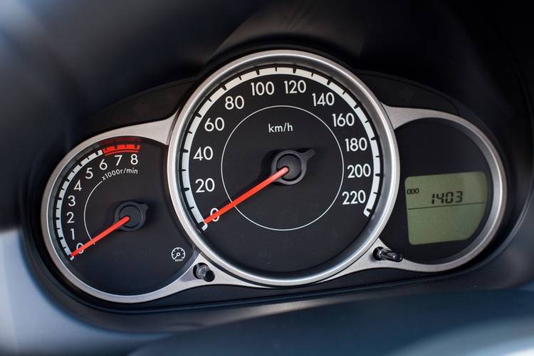 Interno di una Mazda 2 DE facelift 2012