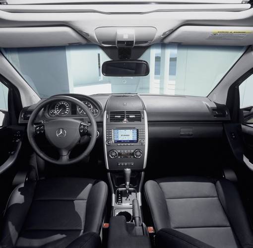 Interno di una Mercedes Benz A W169 2005