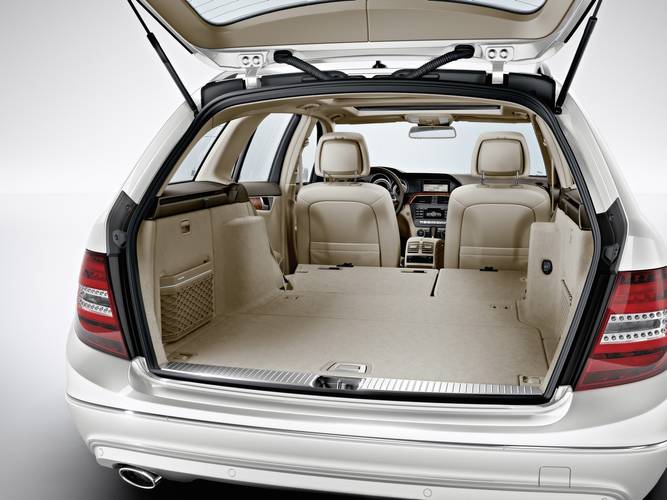 Mercedes-Benz C S204 facelift 2011 rear folding seats