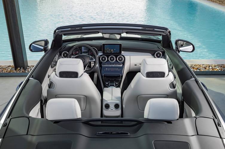 Mercedes-Benz C A205 2016 asientos traseros