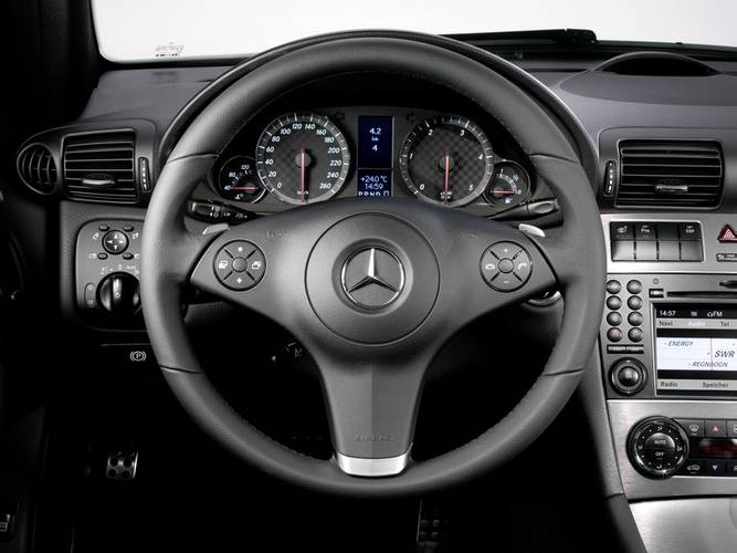 Mercedes-Benz CLC 2008 wnętrze